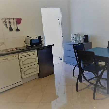 Mehrbett-Apartment 7 Citynah, Einfache Ausstattung